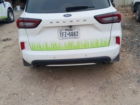 Certified 2023 Ford Escape ST-Line w/ Tech Pack #1 FWD image 3