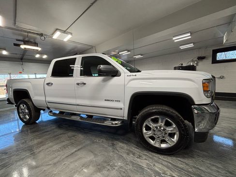 Used 2019 GMC Sierra 2500 SLT w/ Snow Plow Prep Package image 13