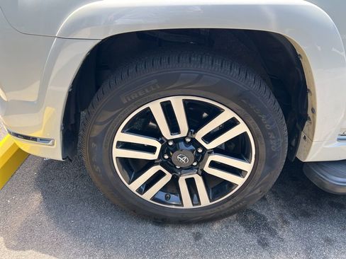 Used 2021 Toyota 4Runner Limited AWD/4WD image 3