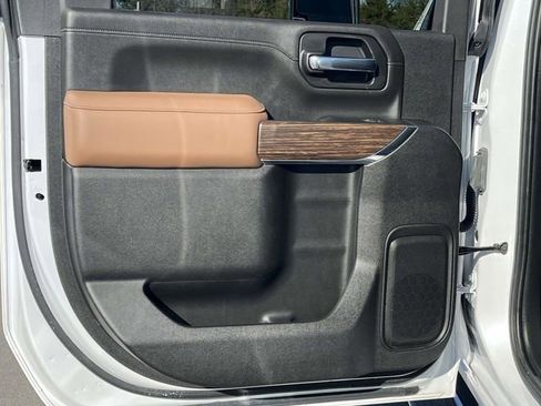 Used 2023 Chevrolet Silverado 2500 High Country image 17