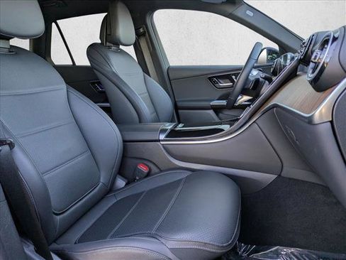 Certified 2025 Mercedes-Benz GLC 300 image 22
