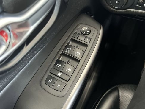 Used 2022 Jeep Cherokee Limited image 28