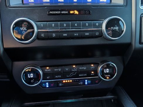 Used 2020 Ford Expedition Limited w/ Equipment Group 301A image 12