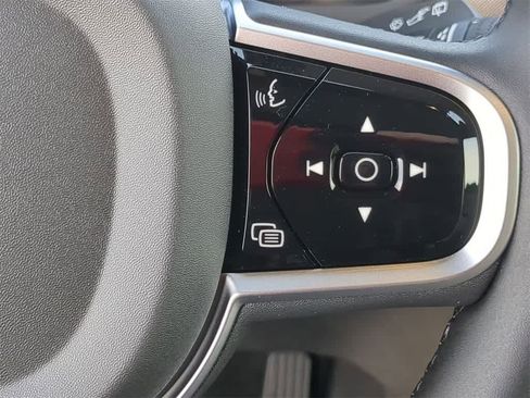 New 2026 Volvo XC90 B5 Core w/ Protection Package Premier image 25