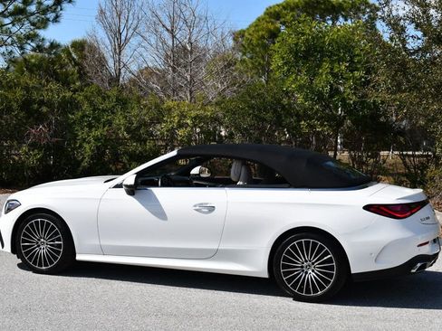 Used 2025 Mercedes-Benz CLE 300 4MATIC Cabriolet image 4