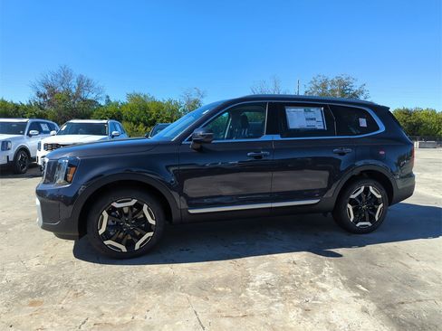 New 2025 Kia Telluride S image 5