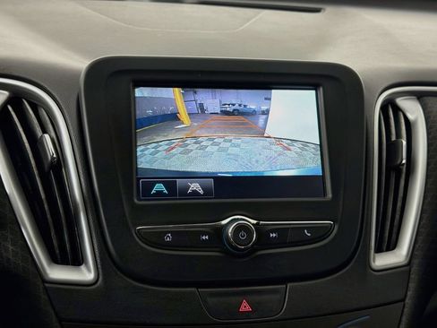 Used 2017 Chevrolet Malibu LS FWD image 13