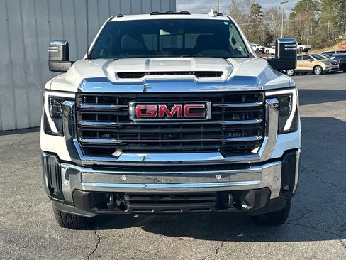 Used 2024 GMC Sierra 2500 SLT w/ SLT Premium Package image 3