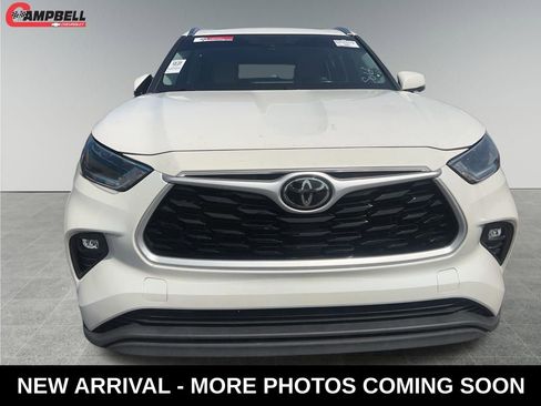 Used 2021 Toyota Highlander XLE image 8