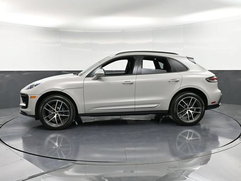 Certified 2026 Porsche Macan AWD/4WD image 2