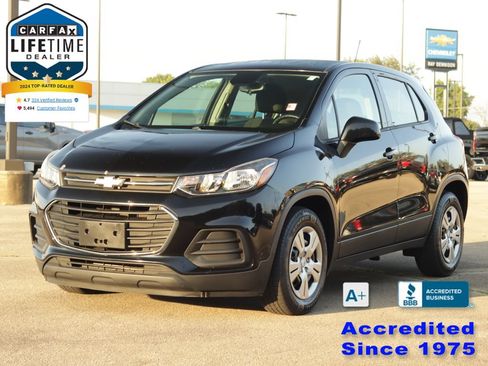 Used 2017 Chevrolet Trax LS FWD image 3