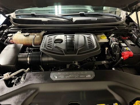 Used 2024 Jeep Wagoneer L Series III w/ Premium Group I AWD/4WD image 56