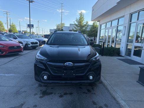 Used 2024 Subaru Outback Premium AWD/4WD image 8