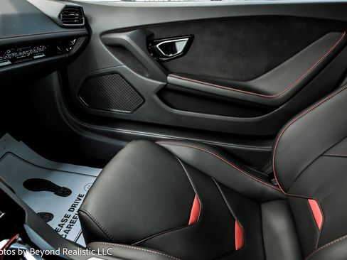 Used 2021 Lamborghini Huracan EVO image 45