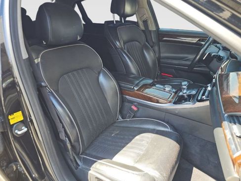 Used 2018 Genesis G90 5.0 Ultimate RWD image 8