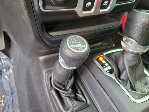 Used 2019 Jeep Wrangler Sport image 27