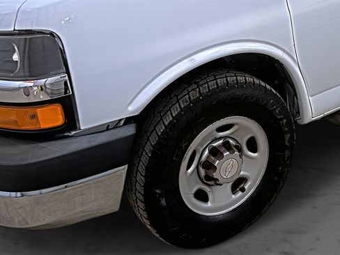 Used 2011 Chevrolet Express 3500 LT w/ LT Preferred Equipment Group image 7