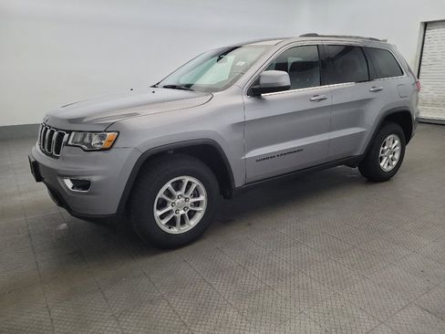 Used 2020 Jeep Grand Cherokee Laredo AWD/4WD image 2