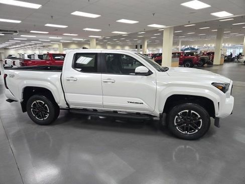 New 2026 Toyota Tacoma TRD Sport w/ TRD Sport Upgrade Package image 6