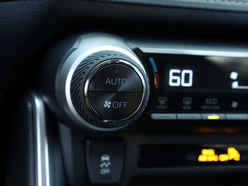 Used 2024 Toyota RAV4 XLE image 26