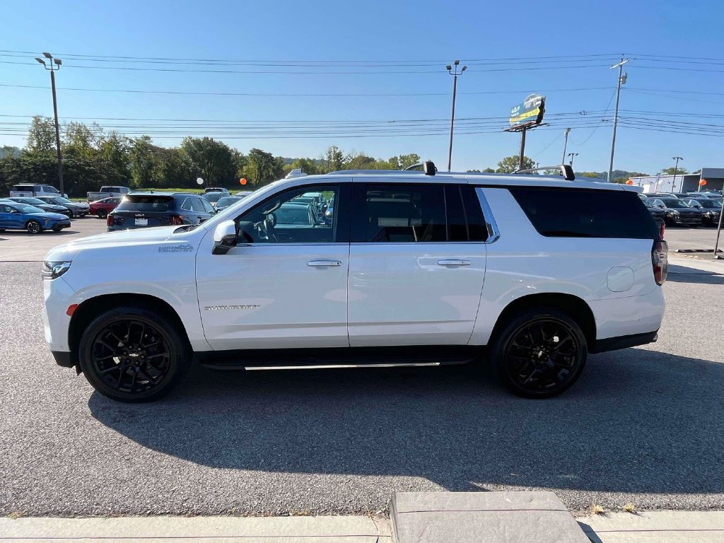 Used 2023 Chevrolet Suburban High Country w/ Advanced Technology Package AWD/4WD image 35