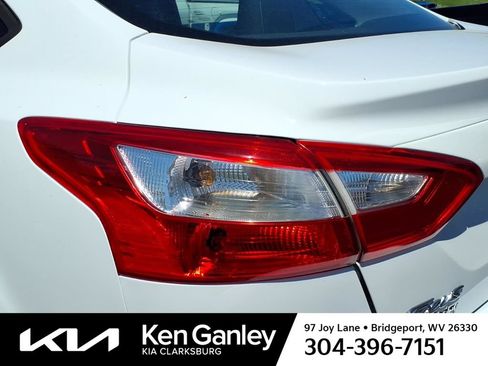 Used 2014 Ford Focus SE w/ SE Winter Package FWD image 8