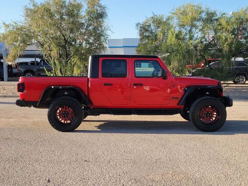 Used 2024 Jeep Gladiator Sport AWD/4WD image 9