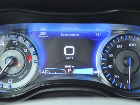 Used 2023 Chrysler 300 S w/ Comfort Group image 9