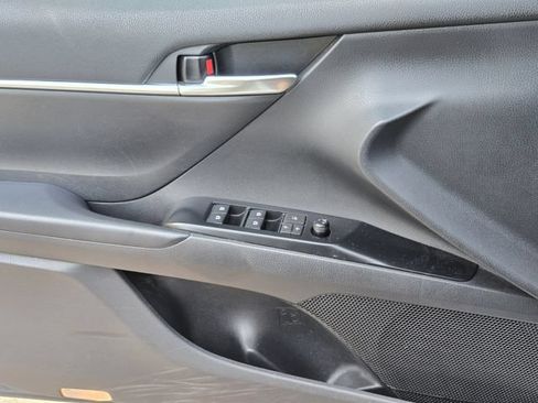 Used 2019 Toyota Camry SE FWD image 16