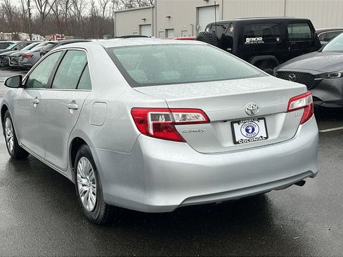 Used 2014 Toyota Camry LE image 5