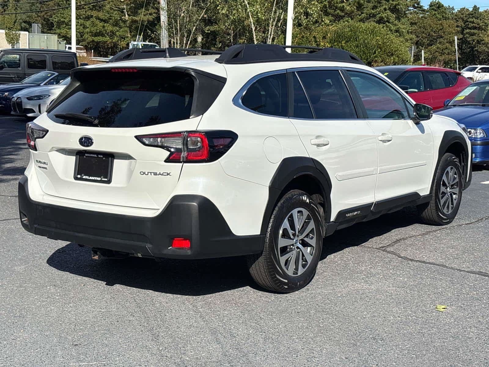 Used 2024 Subaru Outback Premium AWD/4WD image 3