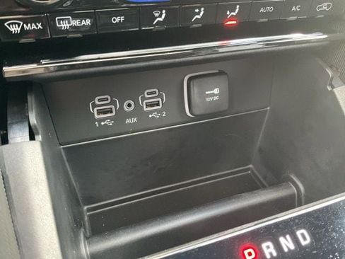 Used 2025 Jeep Grand Cherokee Laredo X image 32