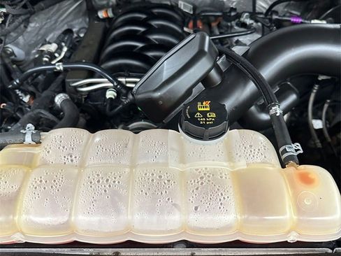 Used 2018 Ford F150 Platinum w/ Equipment Group 701A Luxury image 7