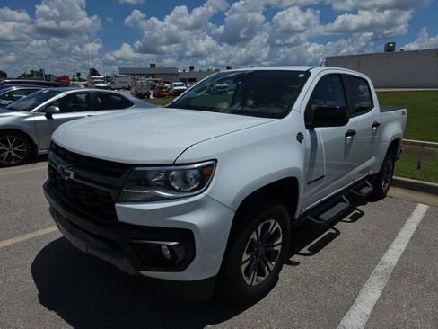 Used 2021 Chevrolet Colorado Z71 w/ Safety Package AWD/4WD image 1