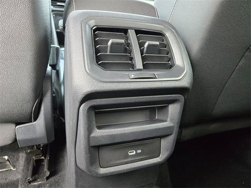 Used 2024 Volkswagen Taos SE image 10