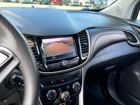 Used 2020 Chevrolet Trax LT AWD/4WD image 19