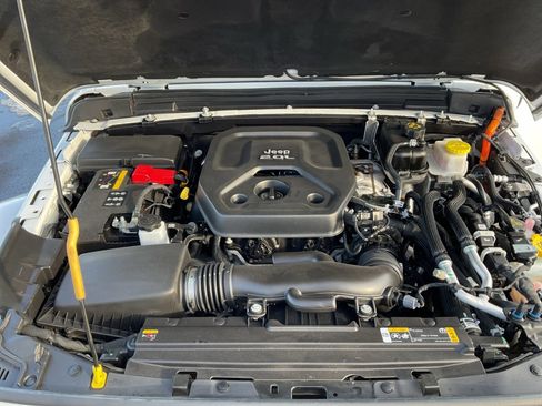 Used 2022 Jeep Wrangler Unlimited Sahara w/ Cold Weather Group image 36