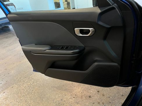 Used 2025 Kia K4 LXS image 18