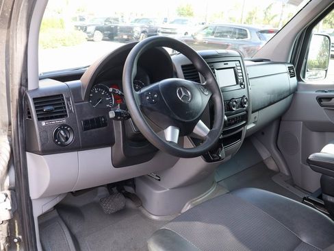 Used 2018 Mercedes-Benz Sprinter 2500 image 21