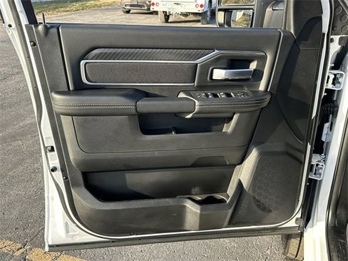 Used 2025 RAM 2500 Big Horn image 27