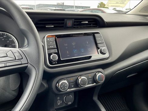 New 2025 Nissan Kicks Play S image 11