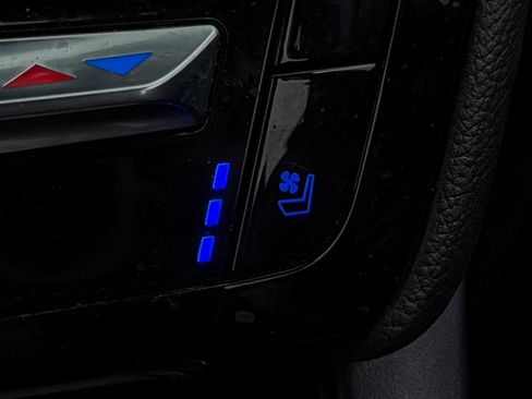 Used 2022 Ford Explorer Limited image 8