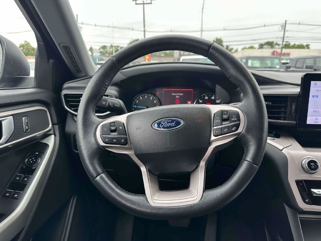 Used 2023 Ford Explorer XLT w/ Equipment Group 202A AWD/4WD image 14