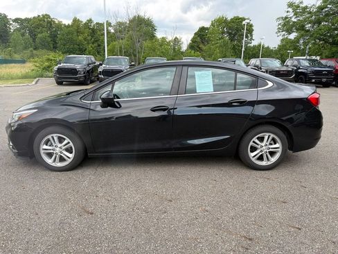 Used 2018 Chevrolet Cruze LT FWD image 5