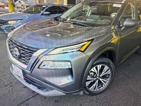 Certified 2023 Nissan Rogue SV w/ SV Premium B Package FWD image 3