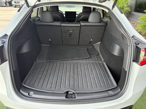 Used 2021 Tesla Model Y Long Range image 35