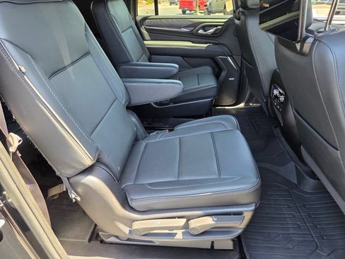 Used 2024 GMC Yukon XL Denali w/ Advanced Technology Package AWD/4WD image 16