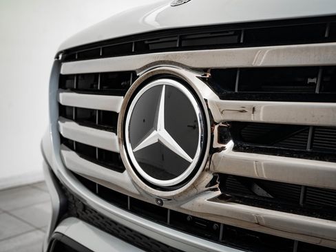 New 2026 Mercedes-Benz GLS 450 4MATIC image 3