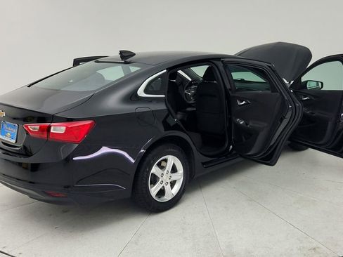Certified 2022 Chevrolet Malibu LS FWD image 13