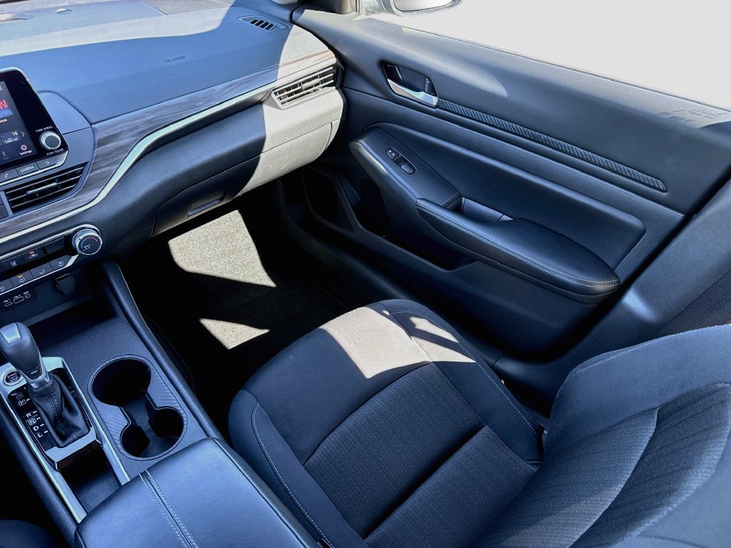 Used 2025 Nissan Altima 2.5 SV FWD image 26